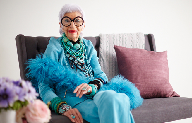 Kim była Iris Apfel – od projektantki wnętrz do ikony mody